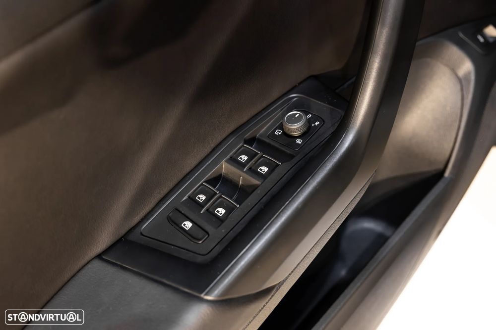 VW T-Roc 2.0 TSI OPF 4MOTION DSG - 26