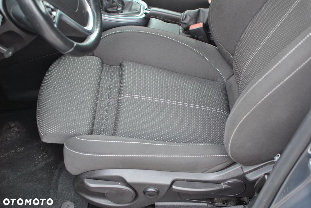 Opel Astra 1.4 T Cosmo S&S - 27