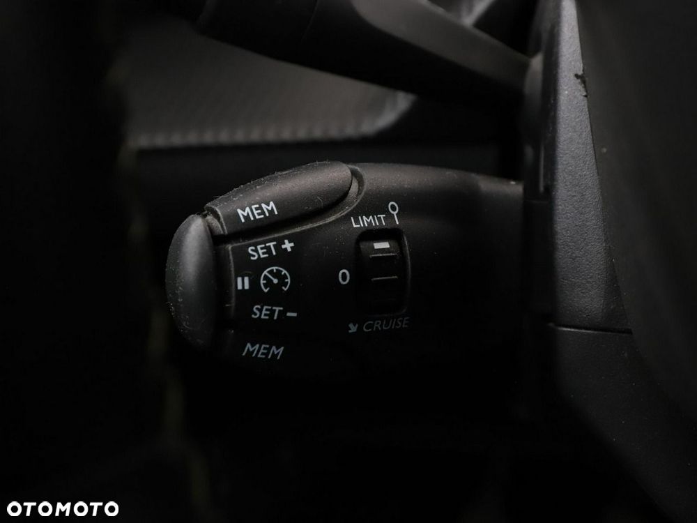 Peugeot 2008 1.2 PureTech GT Line S&S - 30