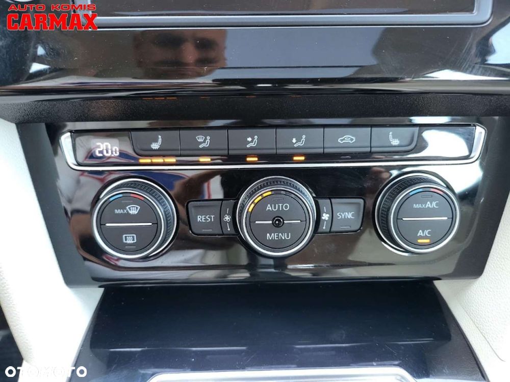 Volkswagen Passat - 18