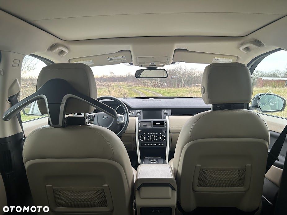 Land Rover Discovery Sport - 12