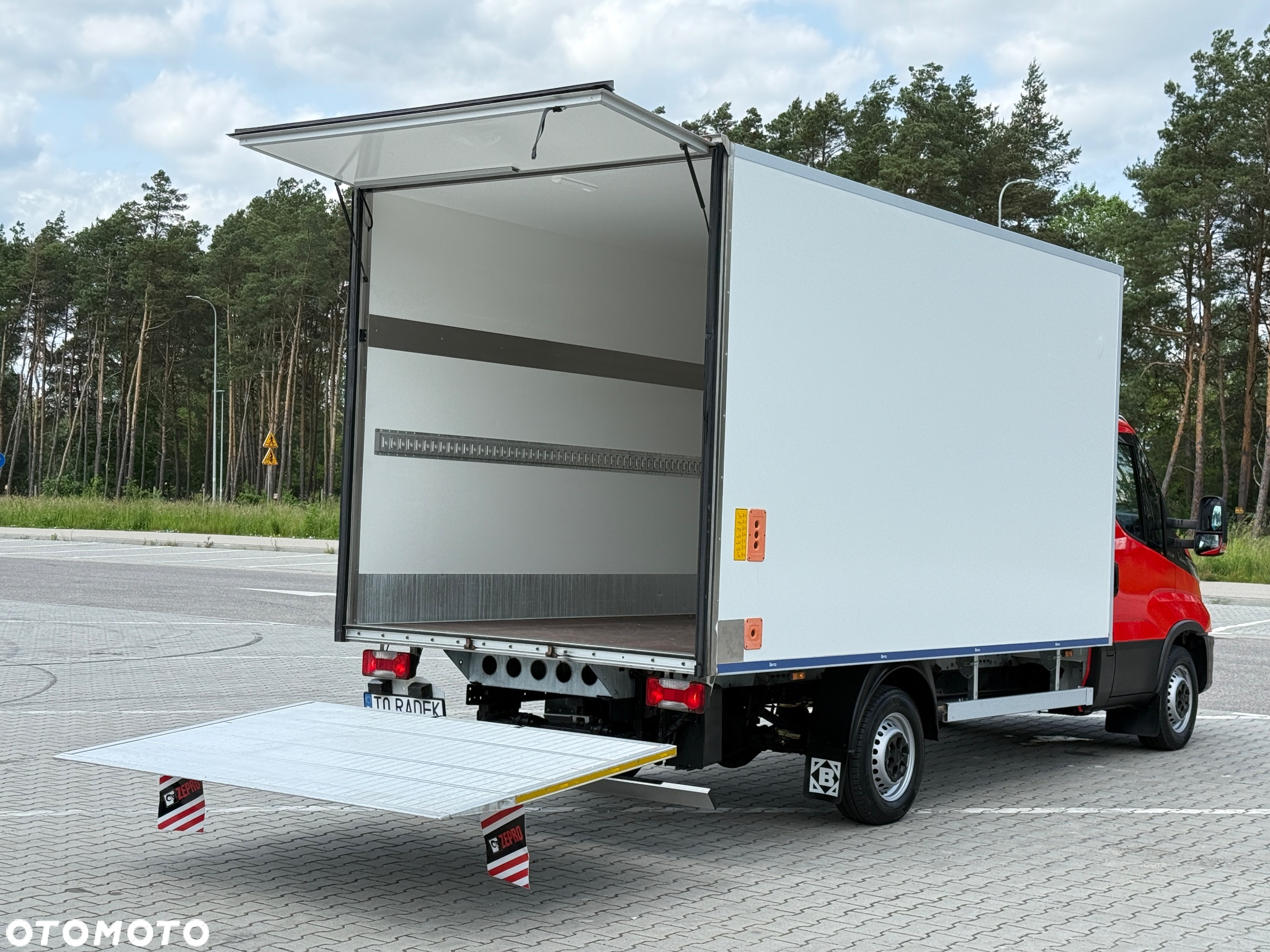 Iveco DAILY 35-160 160KM Hi Matic *Resor+Poduszka* Full LED Kontener * Izoterma +Winda 750KG SUPER STAN!!! - 23