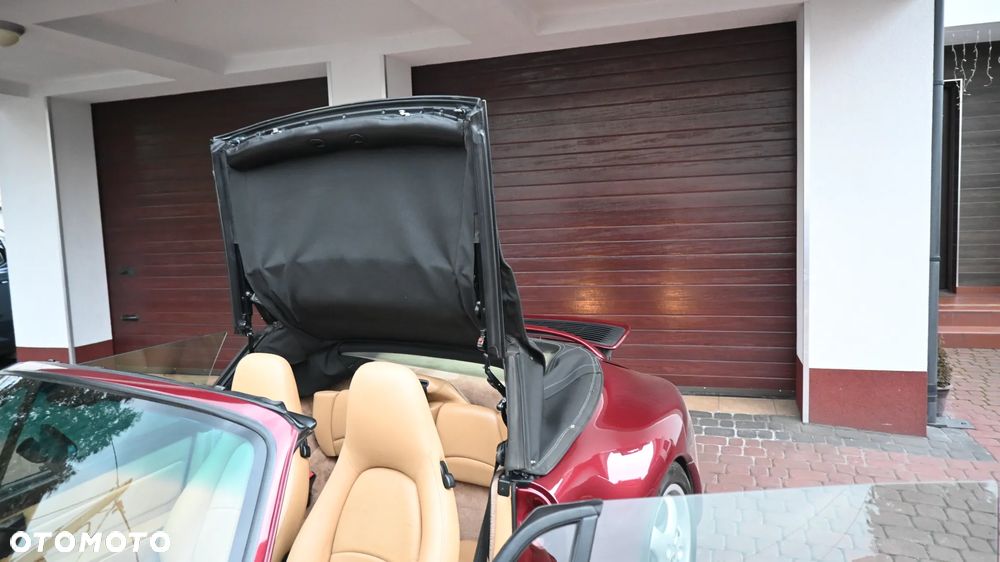 Porsche 911 Carrera - 17