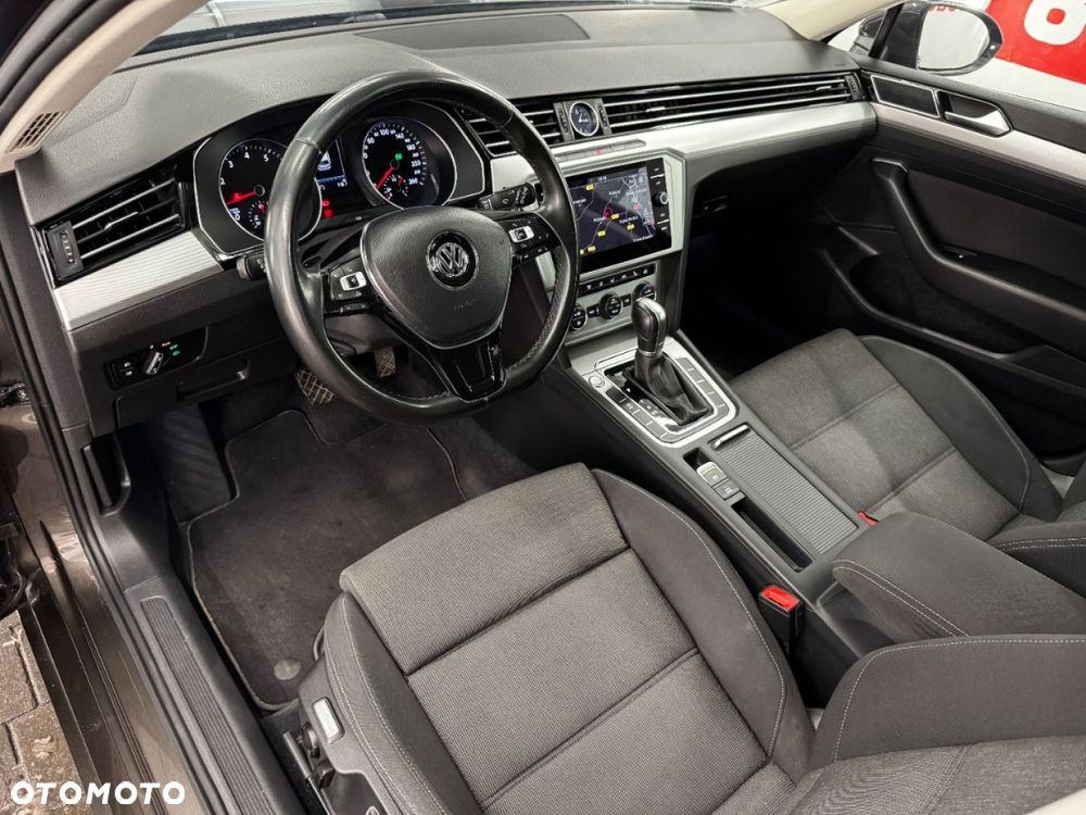 Volkswagen Passat - 23