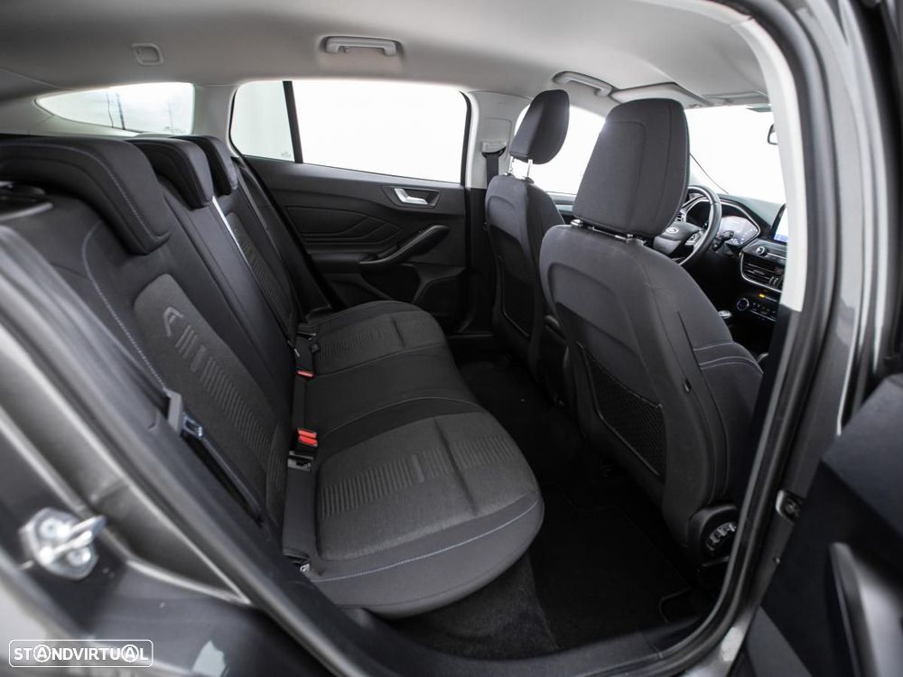 Ford Focus SW - 11