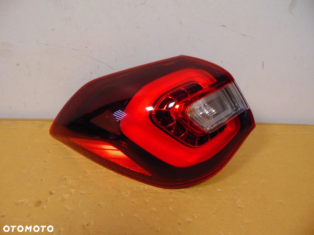 LAMPA LEWA TYŁ LED HYUNDAI I20 II LIFT 92401-C8700