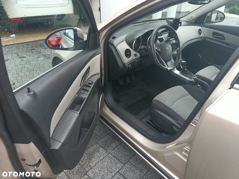 Chevrolet Cruze 1.6 LS - 4