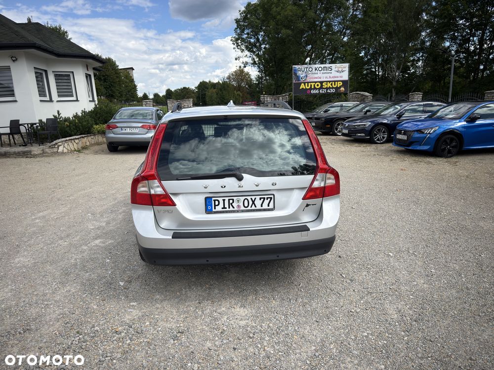 Volvo V70 D5 AWD Summum - 9