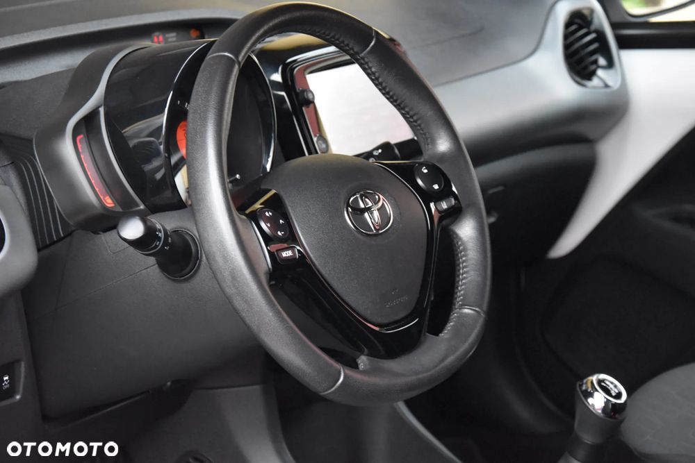 Toyota Aygo x-play club - 22