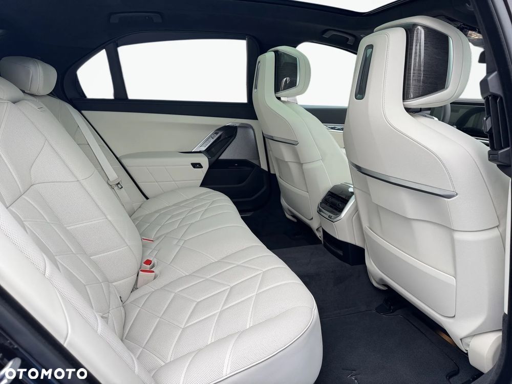 BMW Seria 7 740d xDrive mHEV Nero Lusso Edition sport - 22