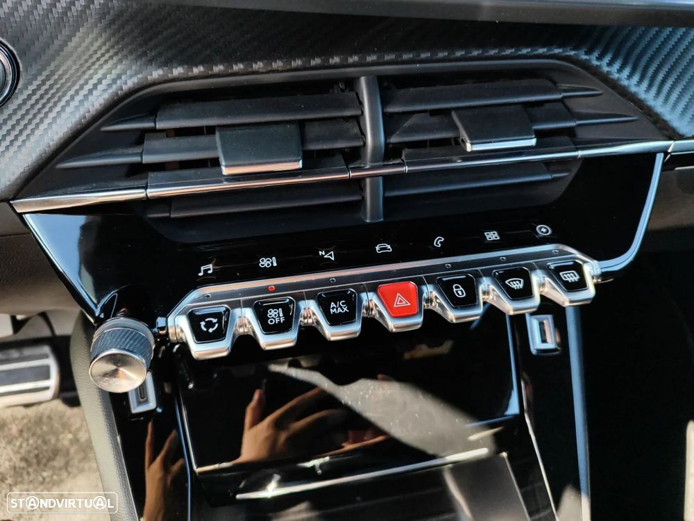 Peugeot e-2008 50 kWh GT - 23