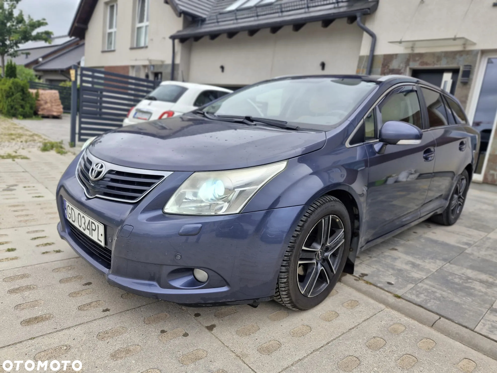 Toyota Avensis 2.0 D-4D Sol plus+NAVI - 4