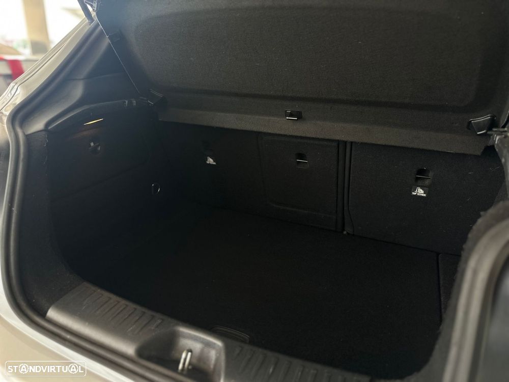Mercedes-Benz A 180 d AMG Line - 32
