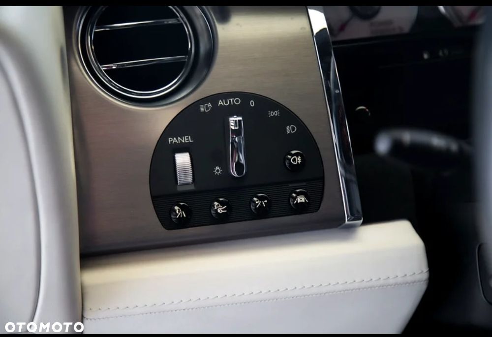 Rolls-Royce Wraith Black Badge - 34