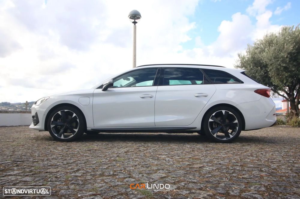 Cupra Leon 1.4 e-Hybrid MID DSG - 9