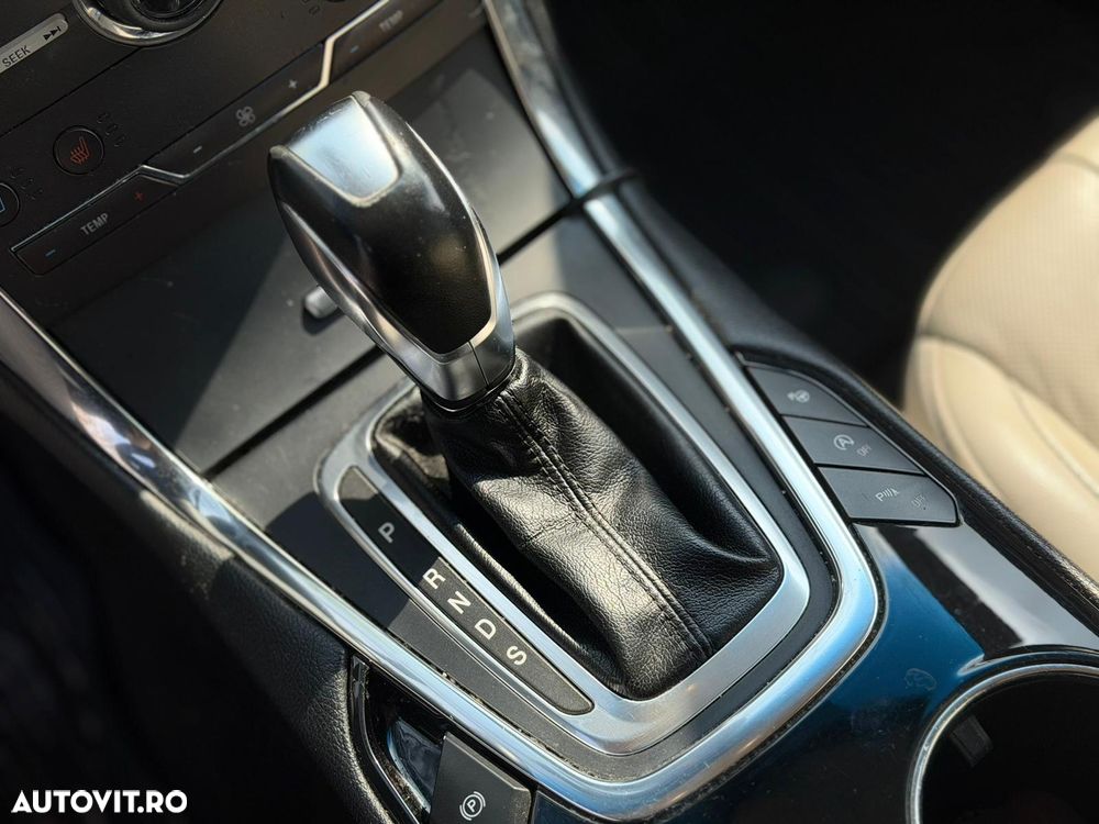 Ford Edge 2.0 TDCi Powershift Titanium - 15