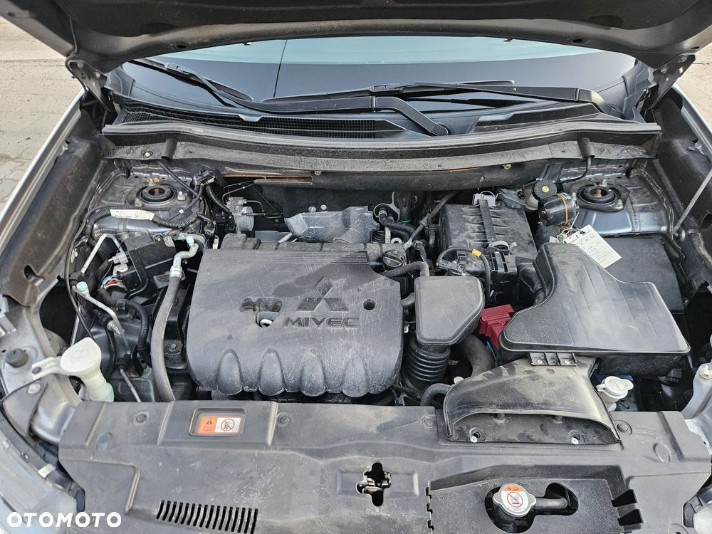 Mitsubishi Outlander 2.0 Intense + SDA 4WD CVT - 36