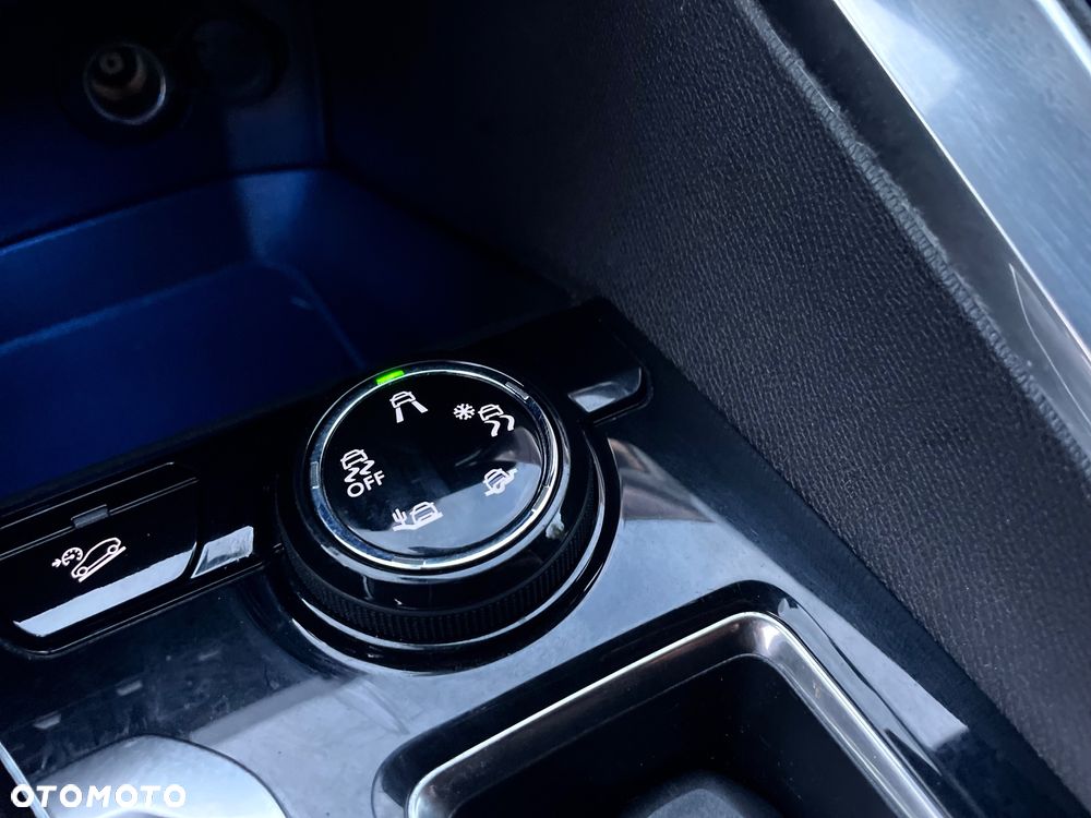 Peugeot 3008 1.6 BlueHDi Allure S&S EAT6 - 24