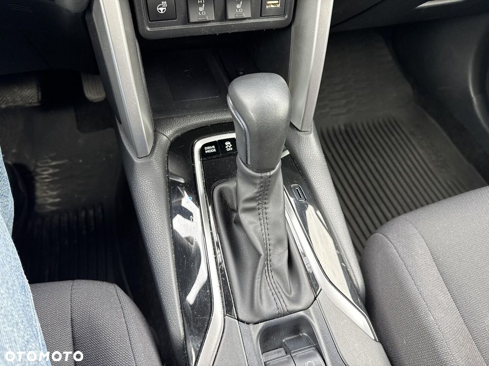 Toyota Corolla Cross - 25