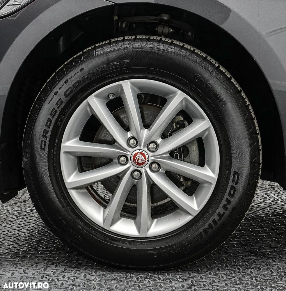 Jaguar F-Pace 20d AWD Pure - 33