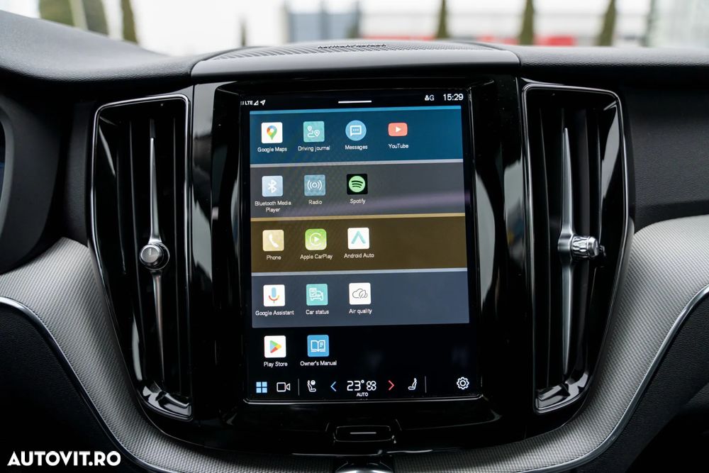 Volvo XC 60 B4 D Plus Dark - 34