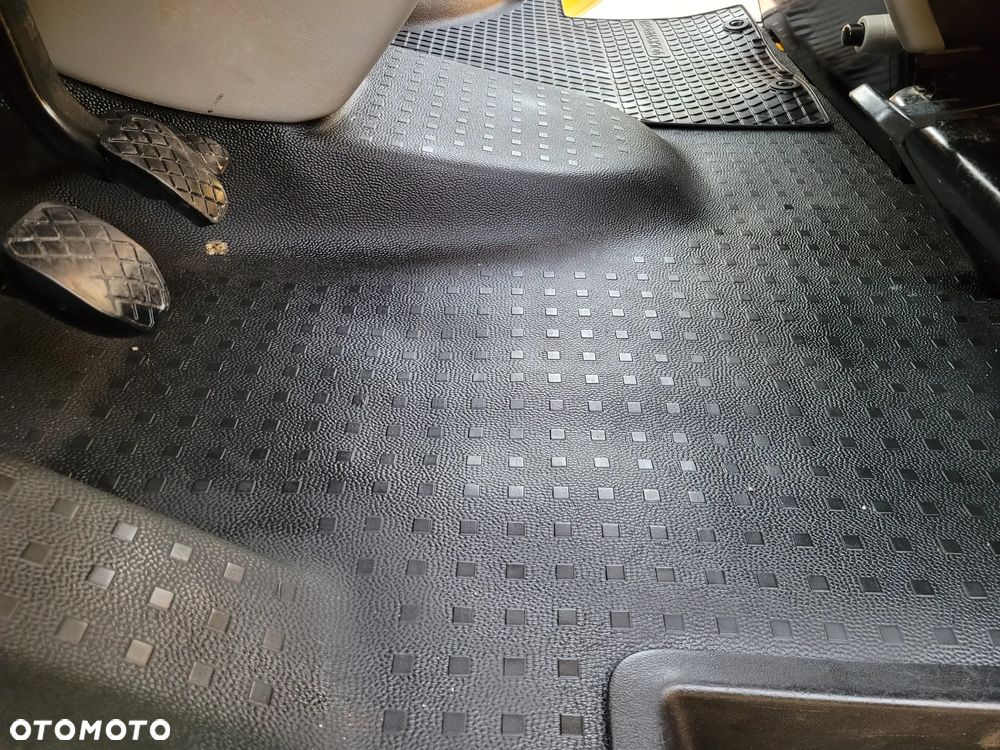 Volkswagen LT 35 Brygadówka 7 osób L2H2 - 23