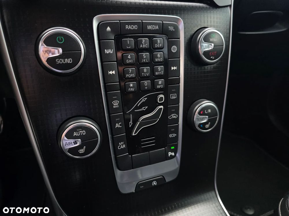 Volvo V40 D3 Geartronic RDesign - 22
