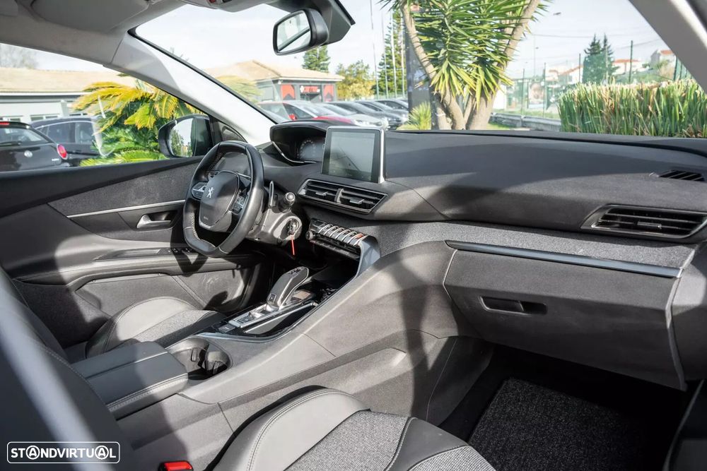 Peugeot 3008 1.5 BlueHDi Allure Pack EAT8 - 21