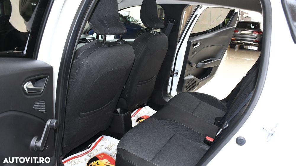 Renault Clio E-TECH 140 BUSINESS EDITION - 12