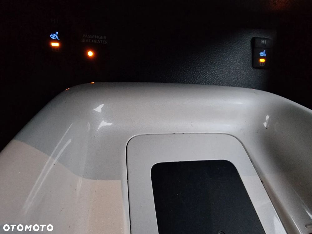 Toyota Prius Hybrid Executive - 29