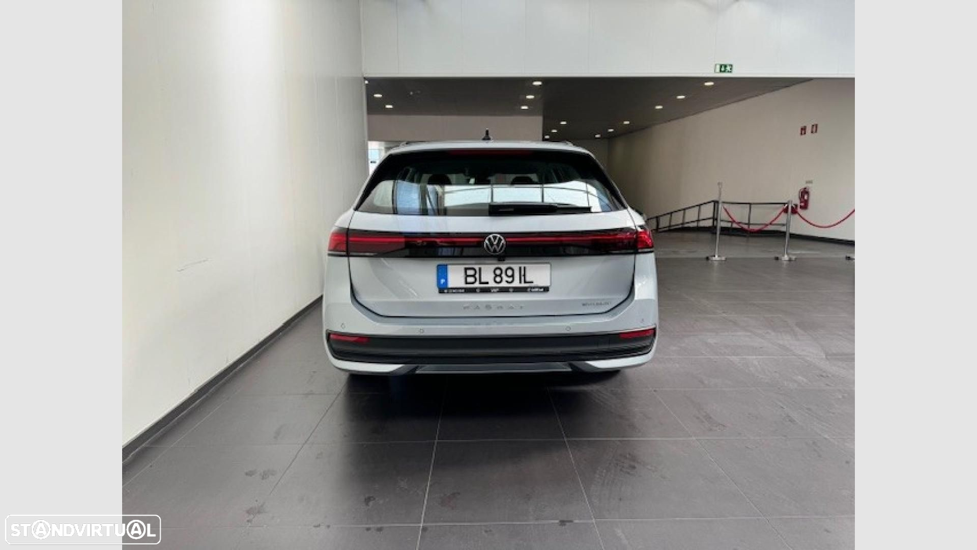 VW Passat Variant - 6