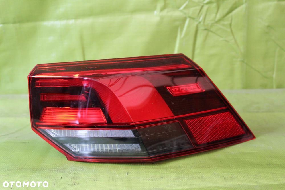 Lampa tył Prawy VW GOLF VIII 5H0.954.096 C - 1