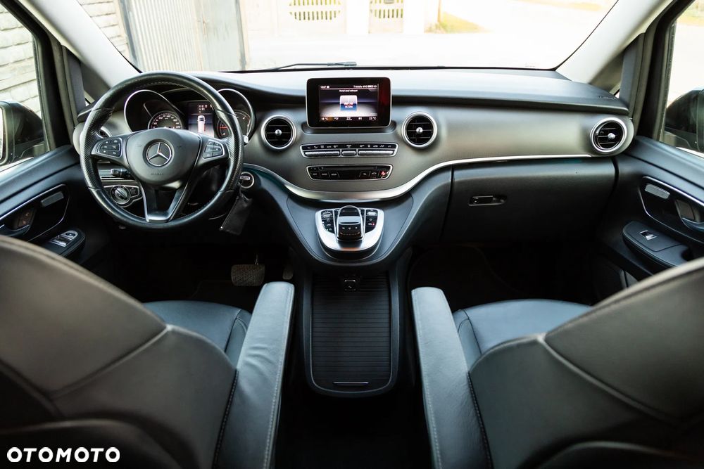 Mercedes-Benz Klasa V - 9