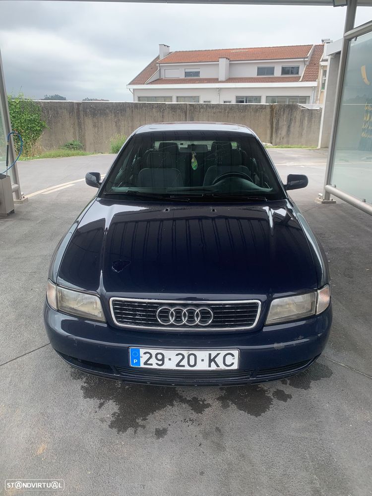 Audi A4 1.9 TDI Confort - 1