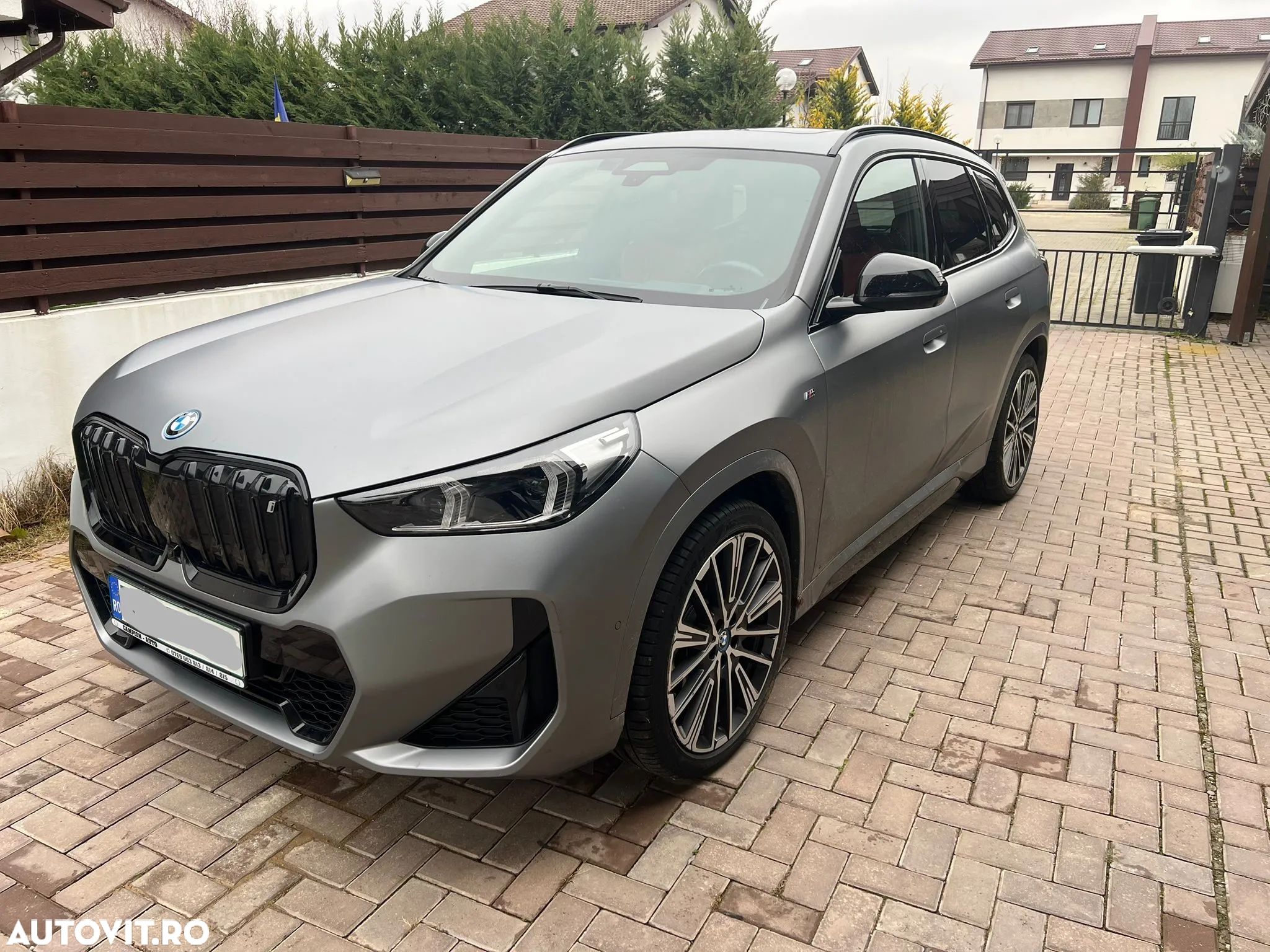 BMW iX1 - 1