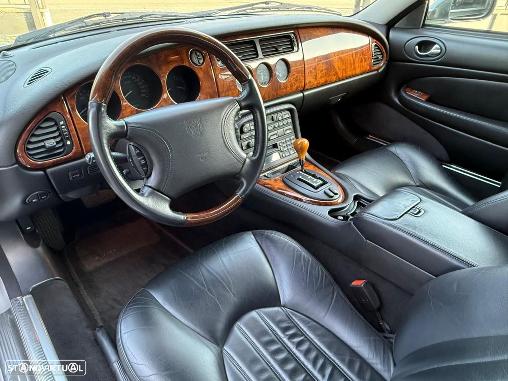 Jaguar XK XKR 4.0 Convertible - 21