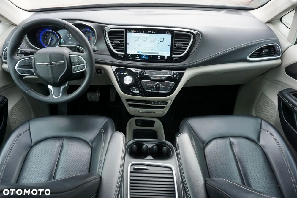 Chrysler Pacifica - 20