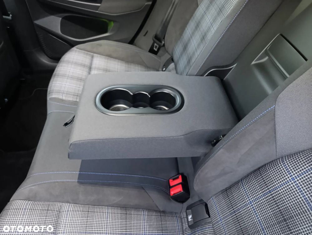 Volkswagen Golf - 30
