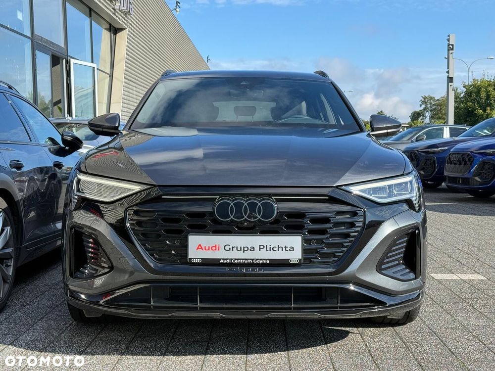 Audi Q8 Sportback e-tron - 11