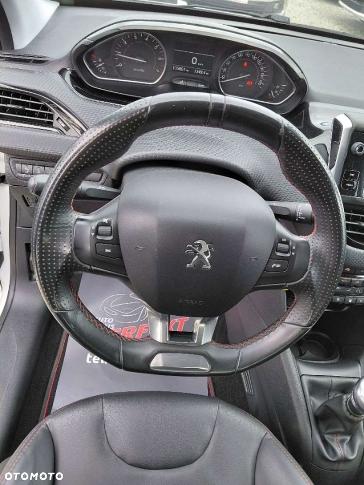 Peugeot 208 - 14