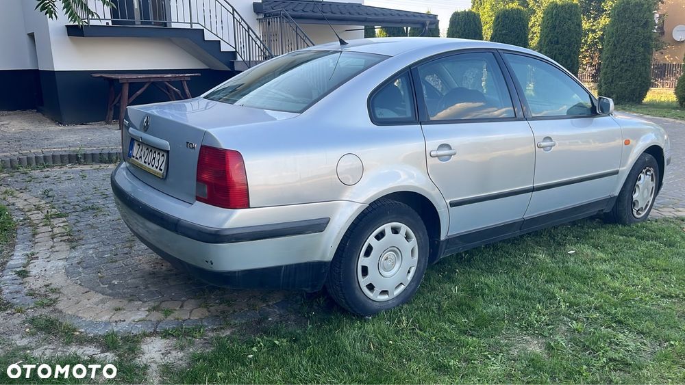 Volkswagen Passat - 2