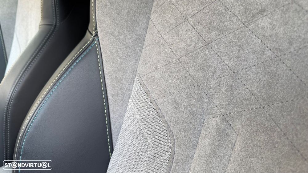 Peugeot 208 PureTech 100 GT Pack - 29