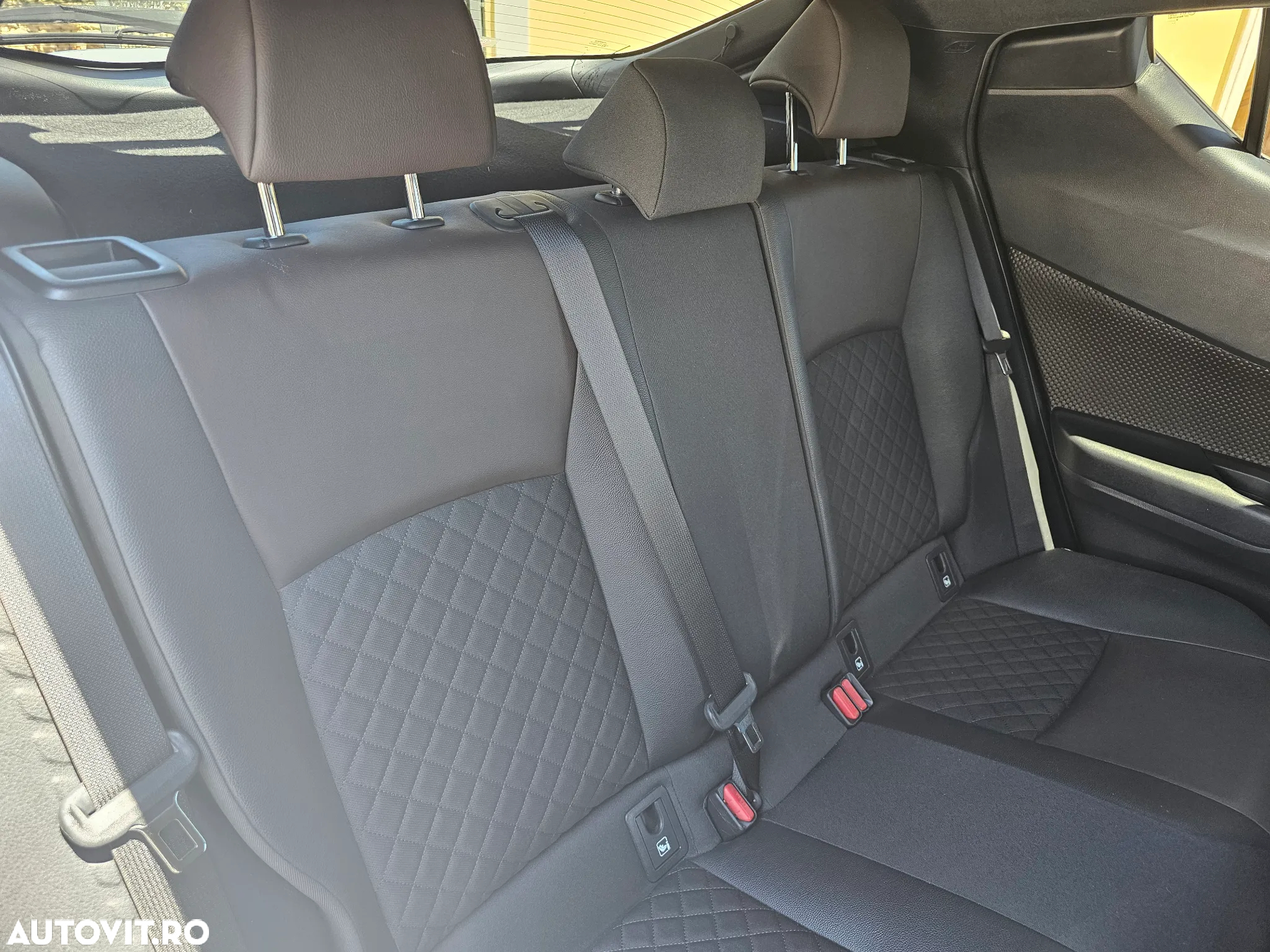 Toyota C-HR 1.8 HSD 122 CP 4x2 CVT Style - 16