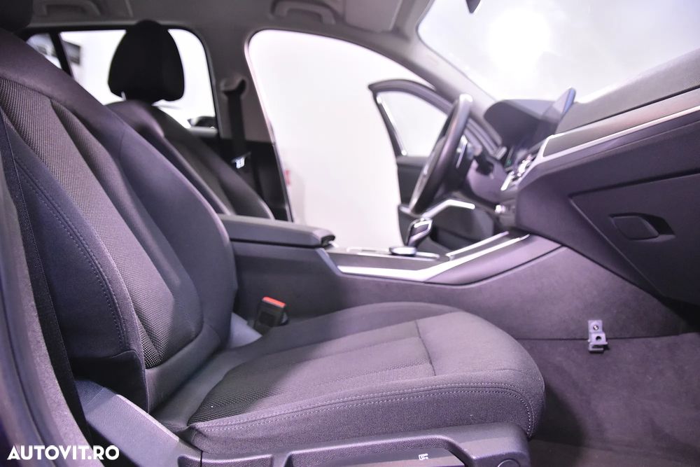 BMW Seria 3 320i Touring Aut. - 11