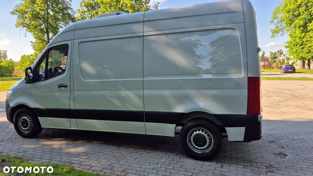Mercedes-Benz Sprinter - 10