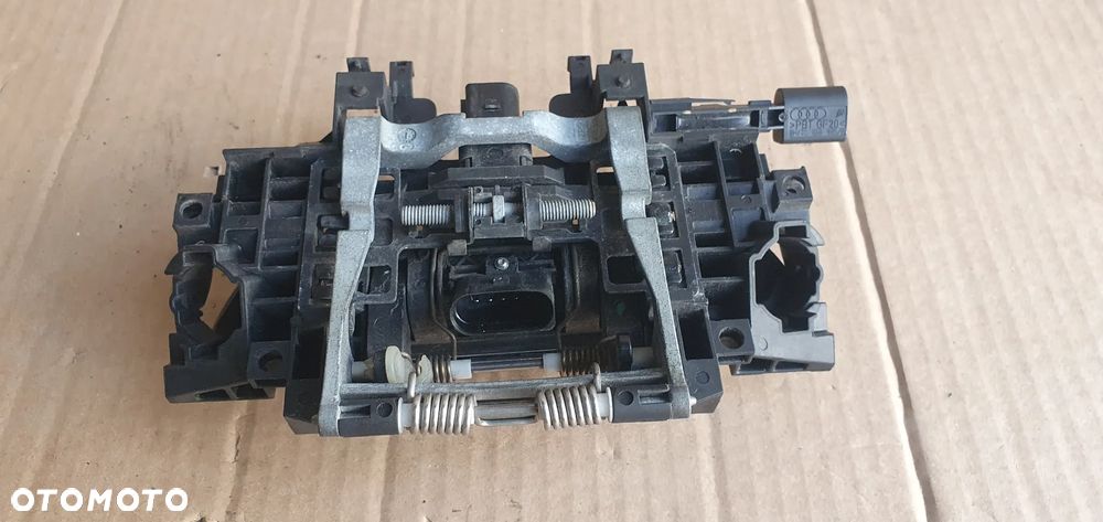 Klamka prawy tył tylna prawa KEYLESS GO Audi A8 D3 - 6