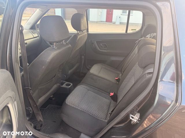 Skoda Fabia 1.4 16V Ambition - 10