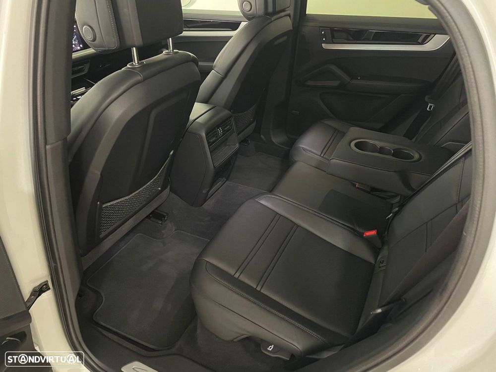 Porsche Cayenne Coupé E-Hybrid - 6