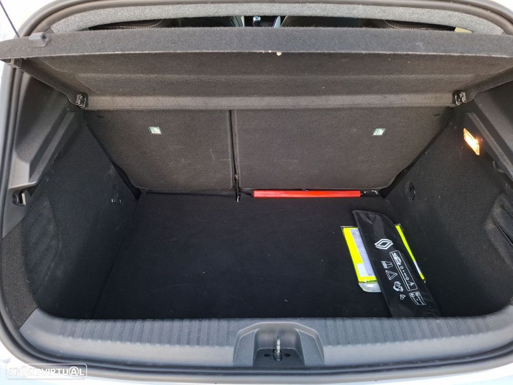 Renault Clio 1.0 TCe Techno - 24