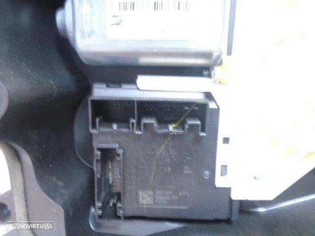 ELEVADOR DE VIDRO FRONTAL ESQUERDO SEAT LEON 2012 -1T0959702AF - 4